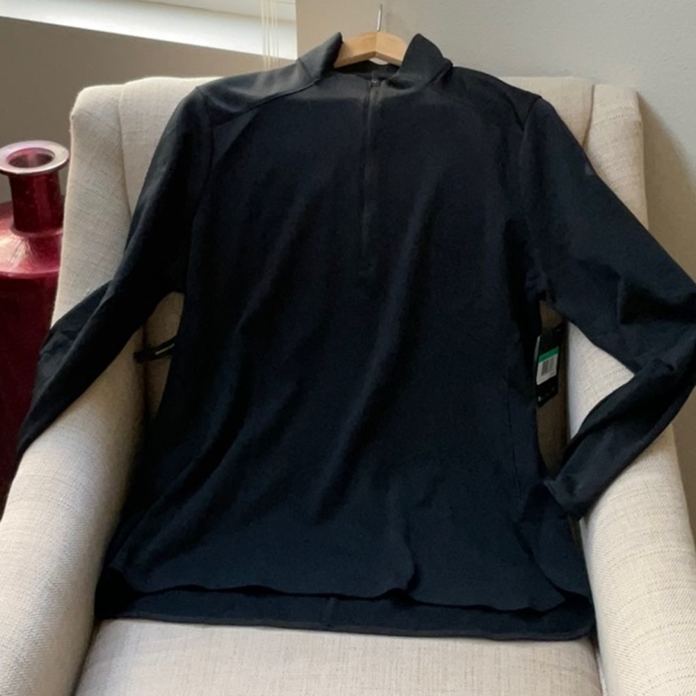 Nike ladies 1/4 zip pullover. Size XL. Color black.